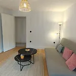 Renove Vue Montagne A Centre 公寓